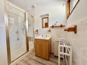 Photo 17- click for photo gallery